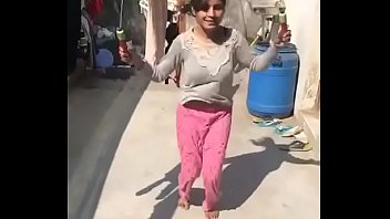 Indian Teen dancing bobs