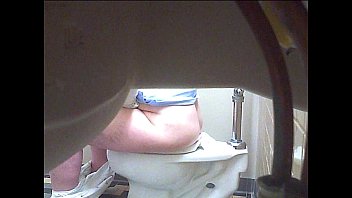 Married Booty Toilet Cam